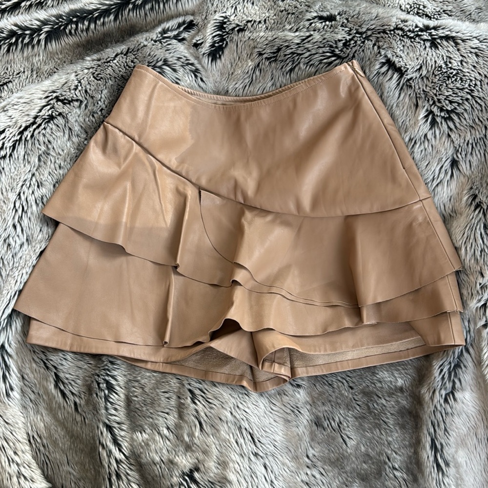 Vestique Tan Skort